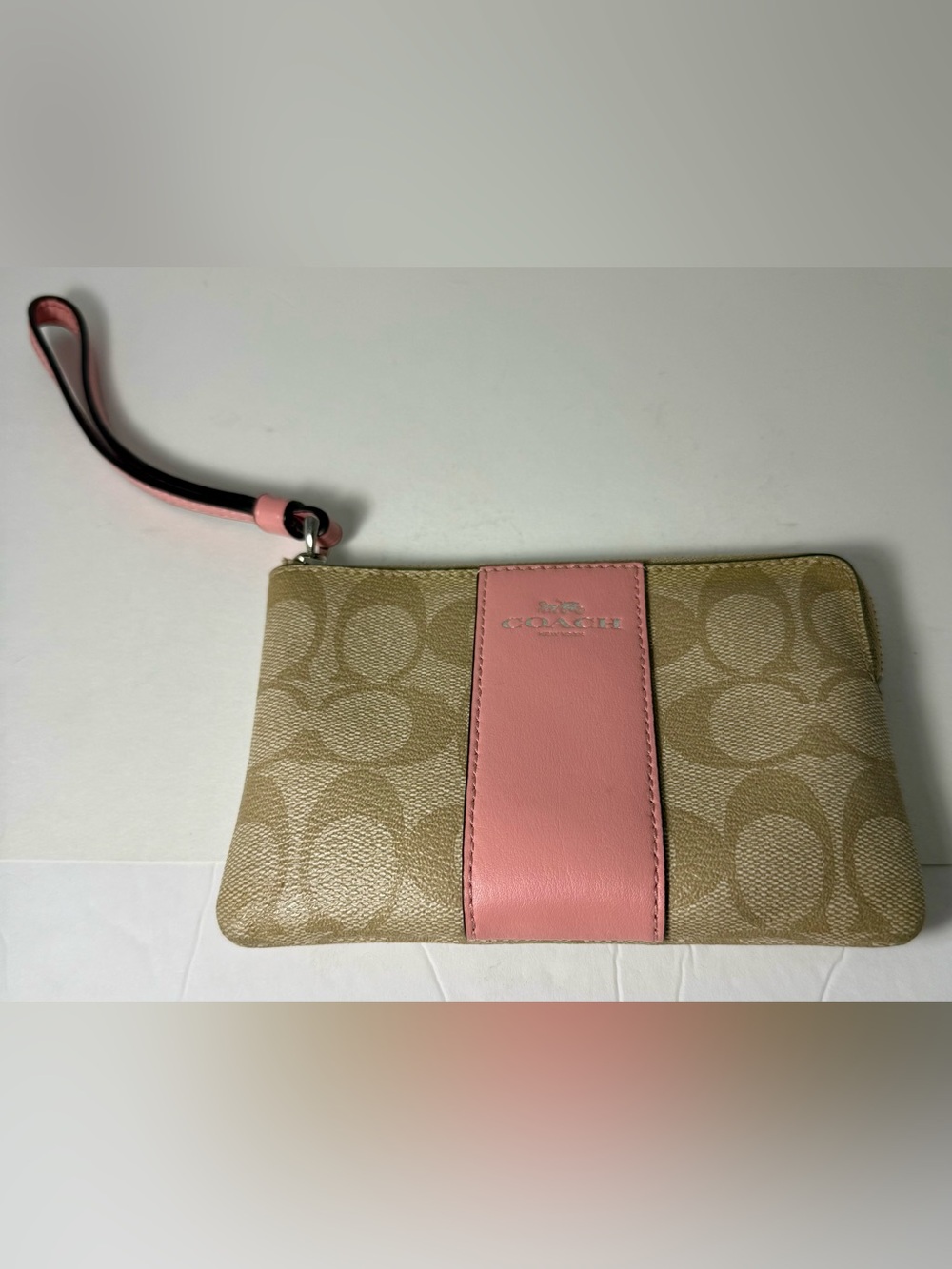 Coach Corner Zip Wristlet Signature Canvas Pink